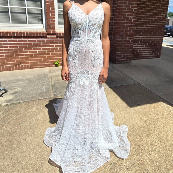 Formal gown for wedding pageant or prom - Picture 1 of 13